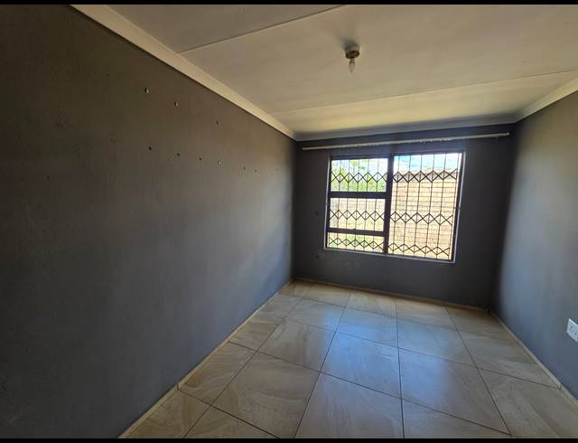 3 BEDROOM HOUSE FOR SALE IN ZAMDELA